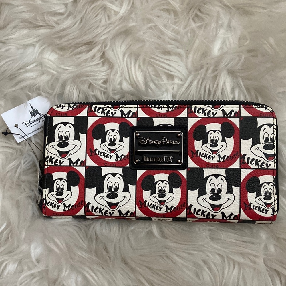 NWT Loungefly Wallet!